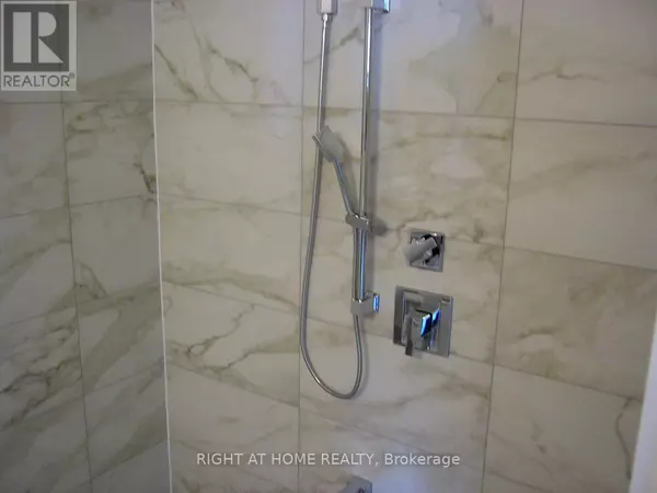 Mississauga (city Centre), ON L5B0L4,4065 Confederation Pkwy #911