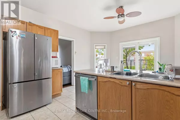 Brampton (northwest Sandalwood Parkway), ON L7A1T8,13 MILKWEED CRESCENT