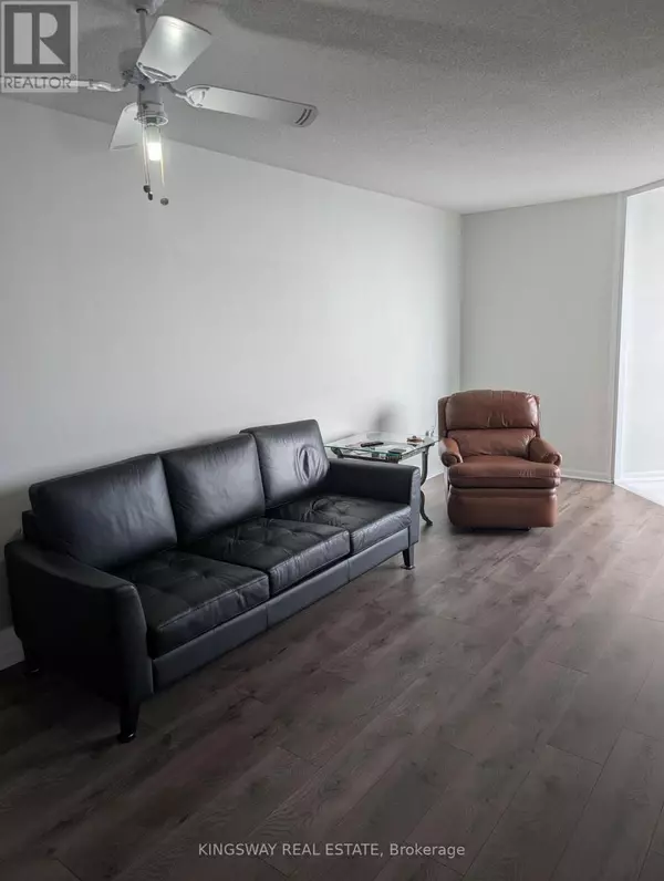 Mississauga (city Centre), ON L5B3Y4,550 Webb DR #1406