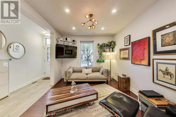 Toronto (south Parkdale), ON M6K2C5,57 GWYNNE AVENUE