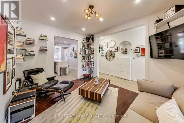 Toronto (south Parkdale), ON M6K2C5,57 GWYNNE AVENUE