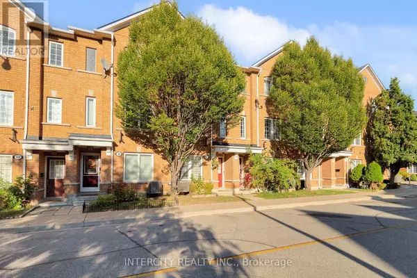 29 BIRDSTONE CRESCENT, Toronto (junction Area), ON M6N5H6