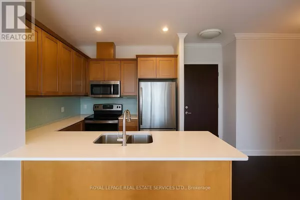 Oakville (jc Joshua Creek), ON L6H0G9,2470 Prince Michael DR #701