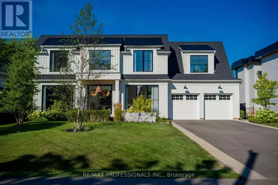 229 TWEEDSDALE CRESCENT, Oakville (sw Southwest), ON L6L4P8