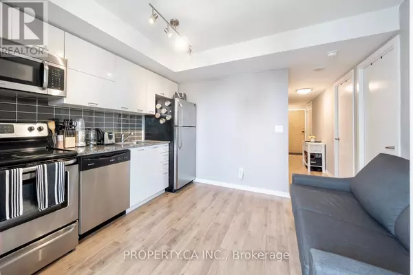 Toronto (south Parkdale), ON M6K1E6,38 Joe Shuster WAY #1120