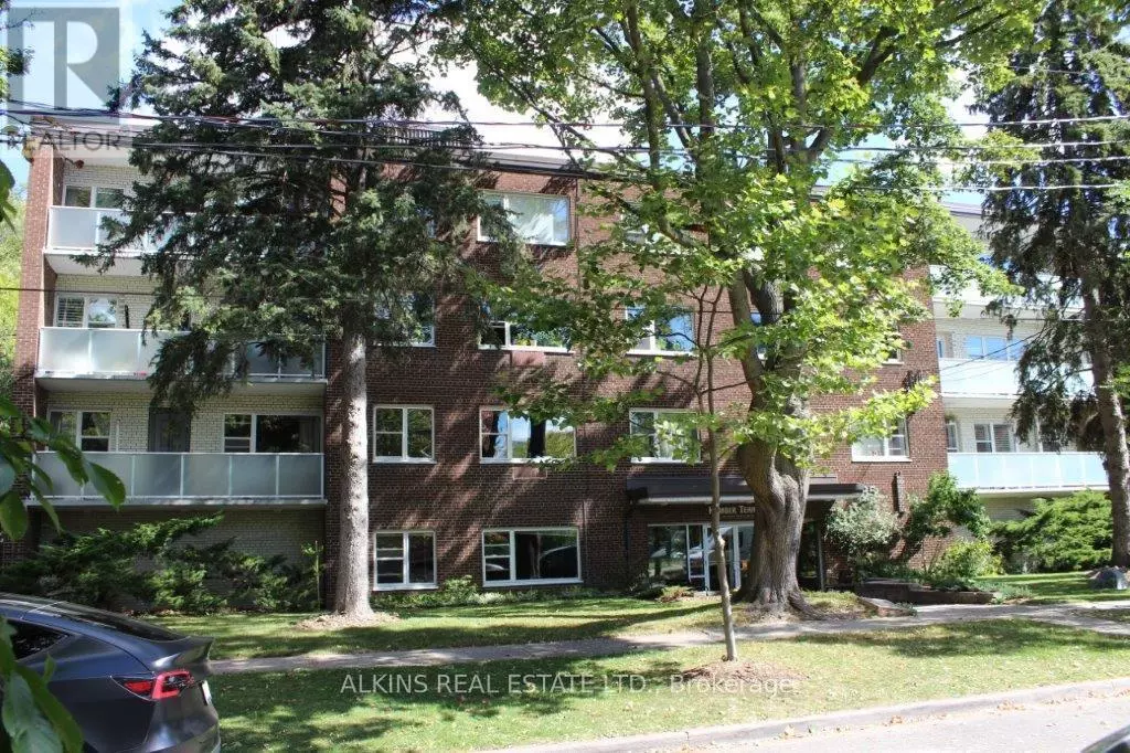 Toronto (stonegate-queensway), ON M8Y3N5,185 Stephen DR #102