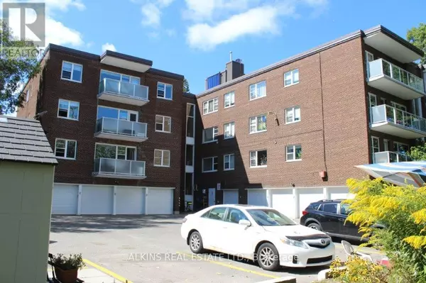 Toronto (stonegate-queensway), ON M8Y3N5,185 Stephen DR #102