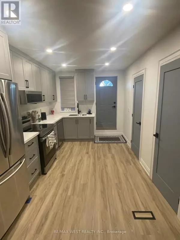 Toronto (dovercourt-wallace Emerson-junction), ON M6P3S5,1571 Dupont ST #2nd Flr