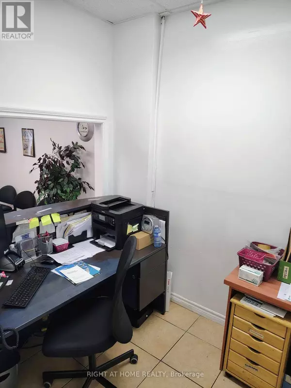 Toronto (dovercourt-wallace Emerson-junction), ON M6H1N5,1254 Bloor ST West #Main