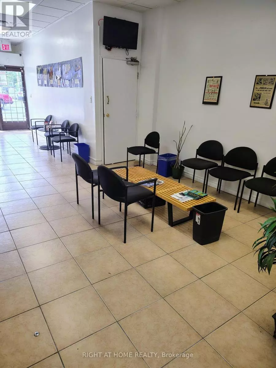 Toronto (dovercourt-wallace Emerson-junction), ON M6H1N5,1254 Bloor ST West #Main