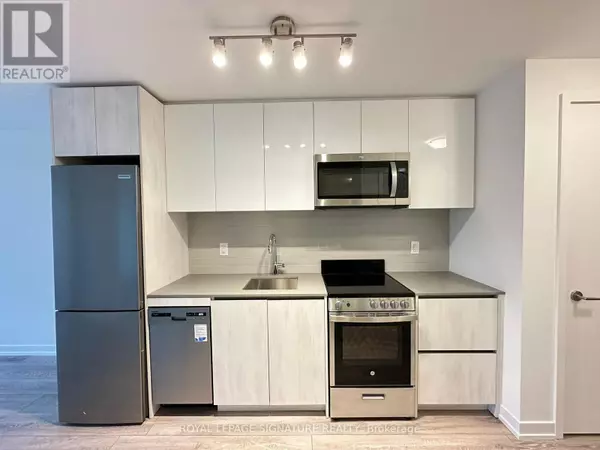 11 Maryport AVE #211, Toronto (downsview-roding-cfb), ON M3M0E2