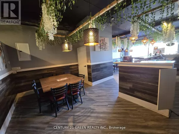 Oakville (br Bronte), ON L6L1H2,2307 LAKESHORE ROAD W