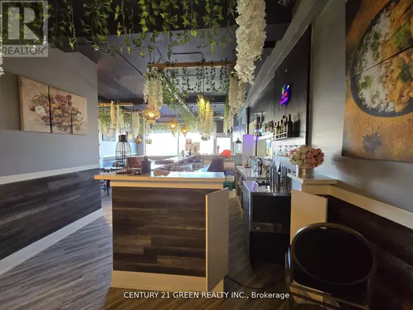 Oakville (br Bronte), ON L6L1H2,2307 LAKESHORE ROAD W