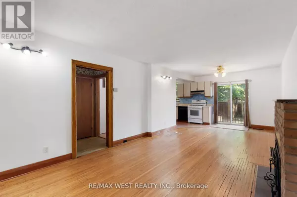 Toronto (weston), ON M9N1Z7,2317 WESTON ROAD