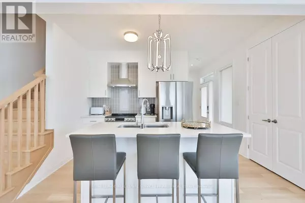 Oakville (go Glenorchy), ON L6M0W8,9 CROWN GATE