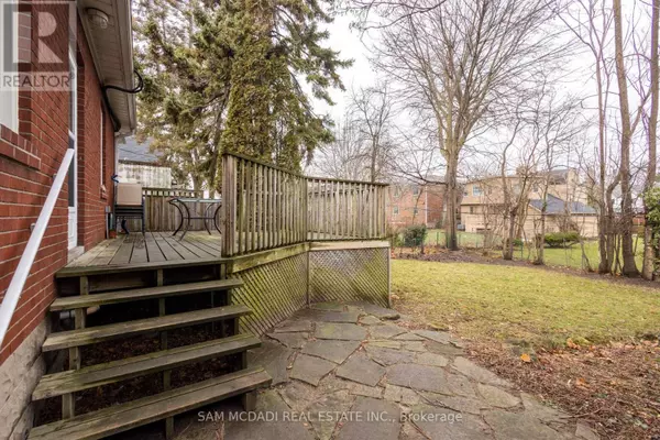 Mississauga (port Credit), ON L5G3N9,11 BRANT AVENUE