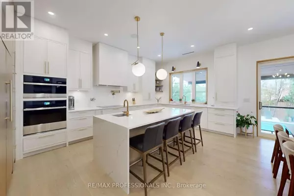 Mississauga (cooksville), ON L5B1X1,2615 WHALEY DRIVE