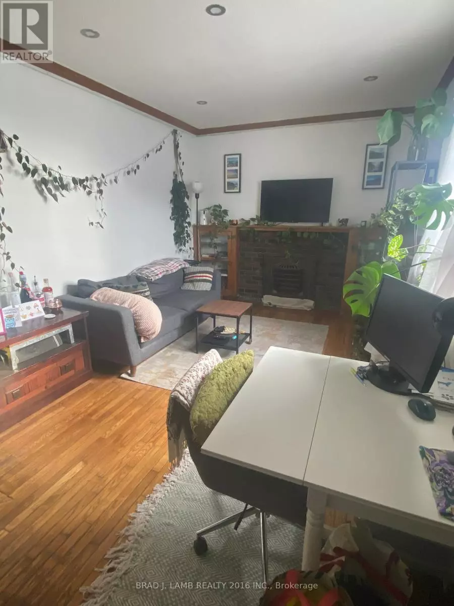 Toronto (south Parkdale), ON M6K1B4,28 Springhurst AVE #1