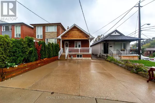 Toronto (caledonia-fairbank), ON M6E4X2,405 GILBERT AVENUE