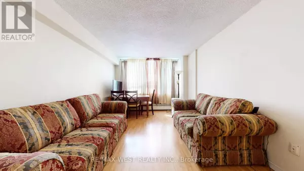 Toronto (yorkdale-glen Park), ON M6B3Y4,940 Caledonia RD #210