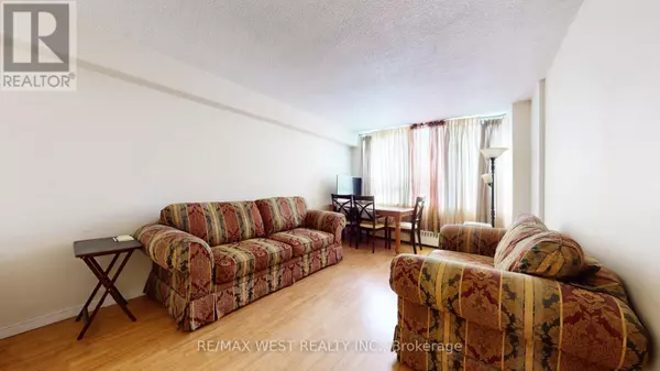 Toronto (yorkdale-glen Park), ON M6B3Y4,940 Caledonia RD #210