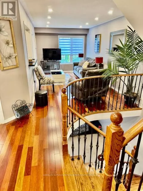 Mississauga (churchill Meadows), ON L5M7K5,3374 ANGEL PASS DRIVE