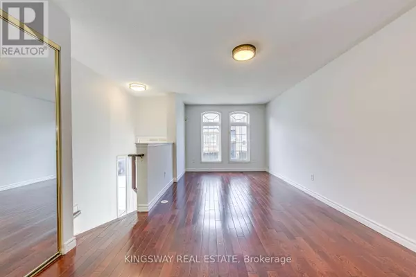 Mississauga (hurontario), ON L5R4E7,50 Strathaven DR #61