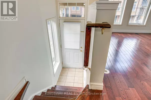 Mississauga (hurontario), ON L5R4E7,50 Strathaven DR #61