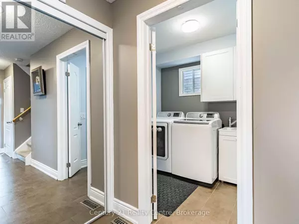 Brampton (westgate), ON L6S4Z1,34 NIAGARA PLACE