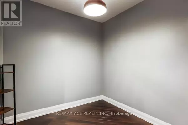 Toronto (york University Heights), ON M3K2C9,1060 Sheppard AVE West #315