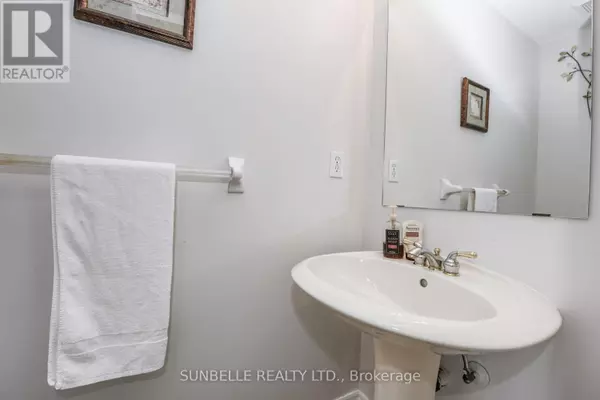 Brampton (northwest Sandalwood Parkway), ON L7A2C6,38 SUNNY GLEN CRESCENT