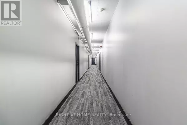 Toronto (south Parkdale), ON M6K0A5,38 Joe Shuster WAY #318