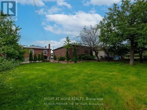 Toronto (yorkdale-glen Park), ON M6A1S6,61 McAdam AVE #Upper