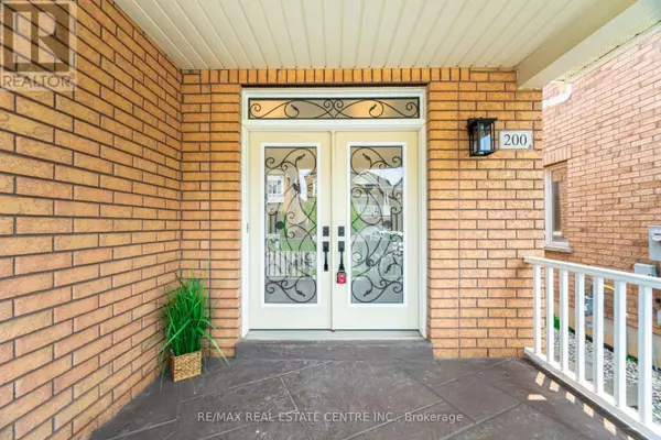 Milton (sc Scott), ON L9T0V1,200 WESTON DRIVE