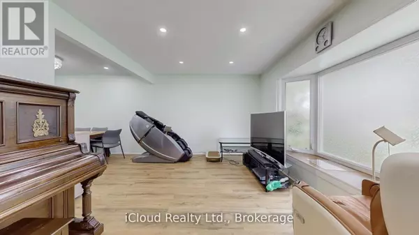 Brampton (southgate), ON L6T2G4,19 FLAMINGO CRESCENT