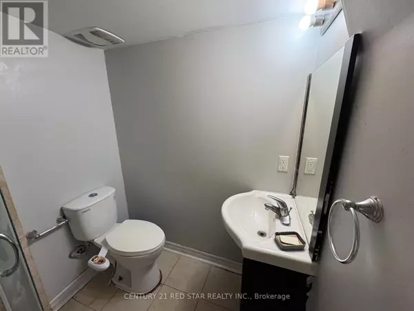 Brampton (fletcher's Meadow), ON L7A2G6,28 JUNCTION CRESCENT