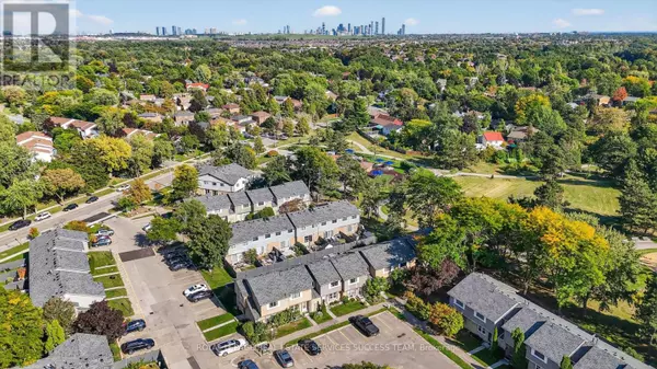 Mississauga (streetsville), ON L5N1P5,120 Falconer DR #19