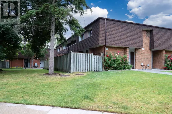 444 Silverstone DR #11, Toronto (west Humber-clairville), ON M9V3K8