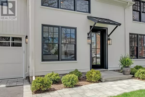 Oakville (oo Old Oakville), ON L6J2Y9,68 NAVY STREET