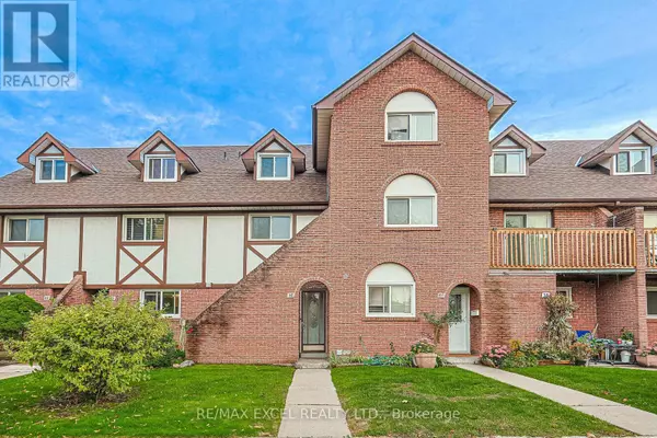 Toronto (elms-old Rexdale), ON M9W5W1,81 Irwin RD #18