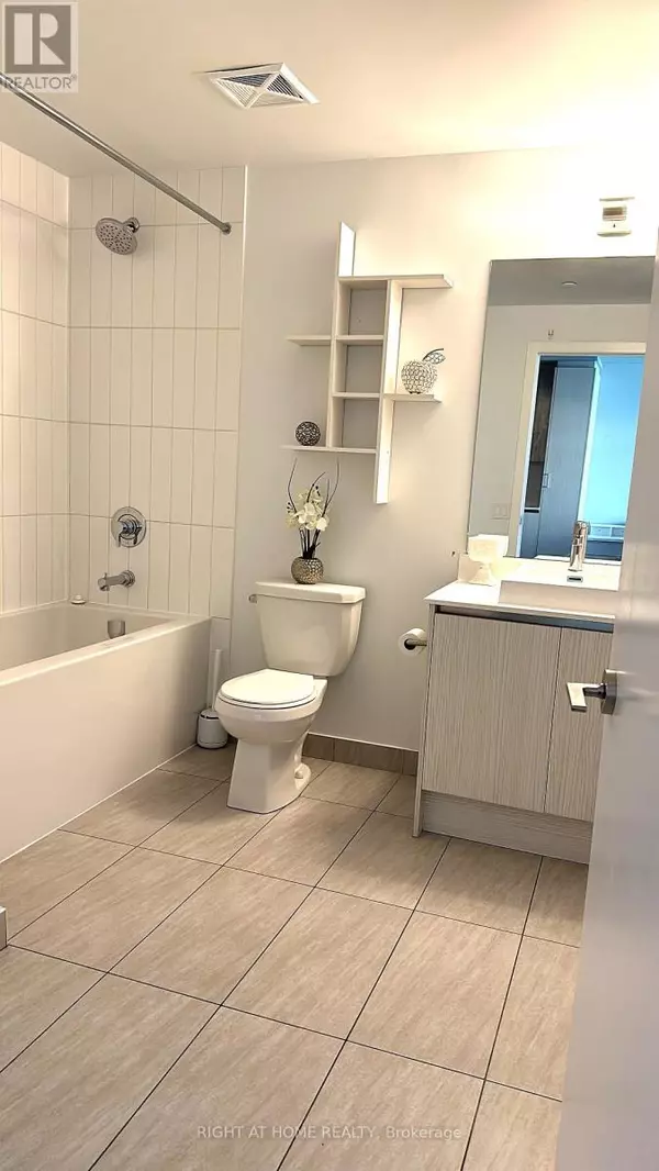 Toronto (mimico), ON M8Y4G9,251 Manitoba ST #2803