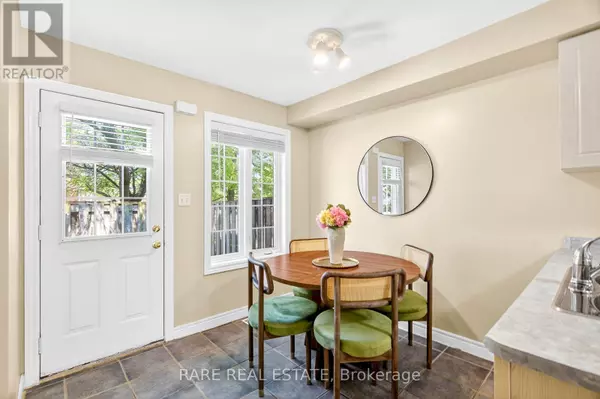Burlington (uptown), ON L7L7E2,1750 Creek WAY #12