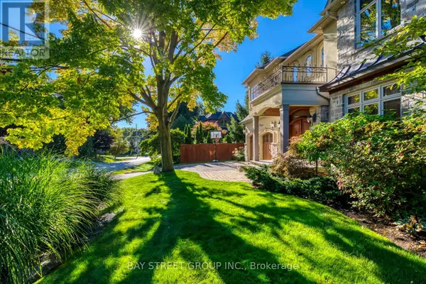 Oakville (mo Morrison), ON L6J2T3,452 AVON CRESCENT