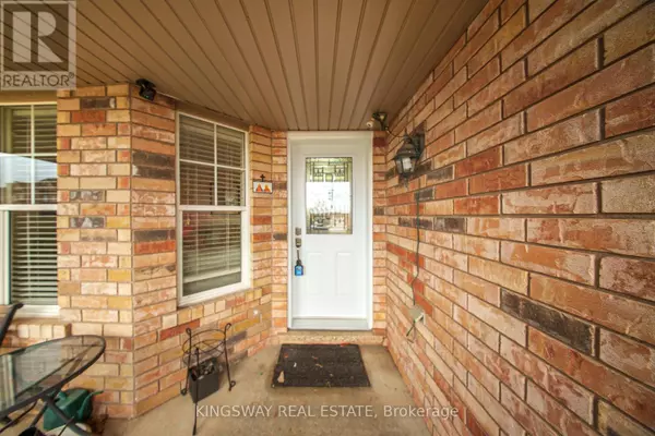 Brampton (credit Valley), ON L6X0N3,142 VALLEYWAY DRIVE