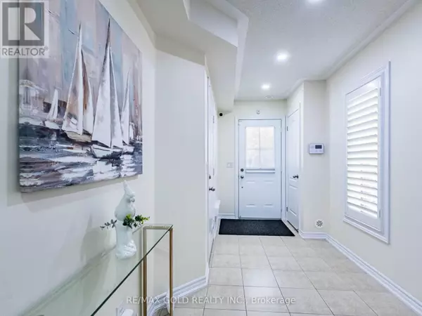 Brampton (fletcher's Creek South), ON L6Y0W3,46 SOCCAVO CRESCENT