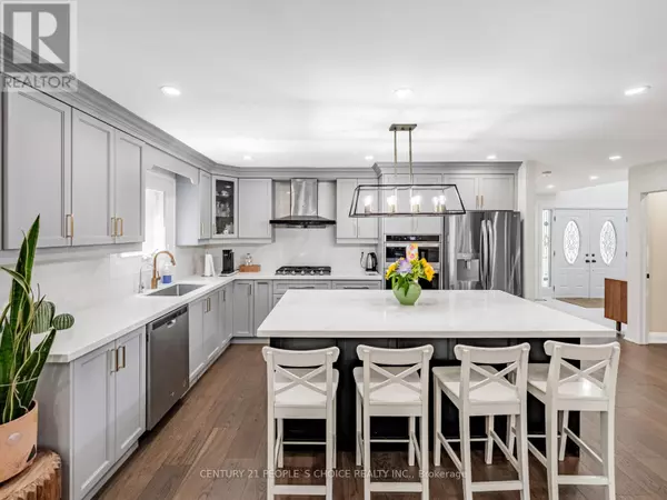 Mississauga (hurontario), ON L5R1M3,4631 DUNEDIN CRESCENT