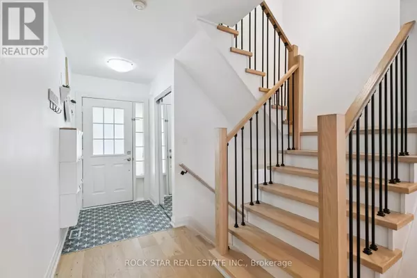 Oakville (wm Westmount), ON L6M4X1,2438 BAINTREE CRESCENT