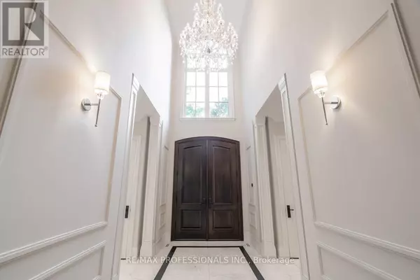 Mississauga (mineola), ON L5C2X5,1285 MINAKI ROAD