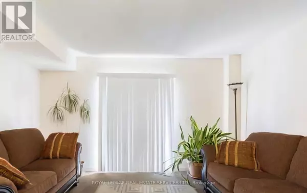 Mississauga (meadowvale Village), ON L5W0E7,439 ASPENDALE CRESCENT