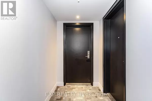 Toronto (alderwood), ON M8W0C3,408 Browns Line #401